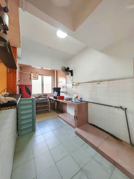 Pangsapuri untuk Dijual di Dahlia Apartment - Chin Chee Meng - Kitchen - PropertyGuru.com.my