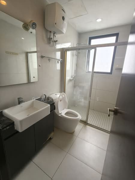 Condominium for Rent at Royal Strand @ Country Garden Danga Bay - Daren Tee - Bathroom - PropertyGuru.com.my