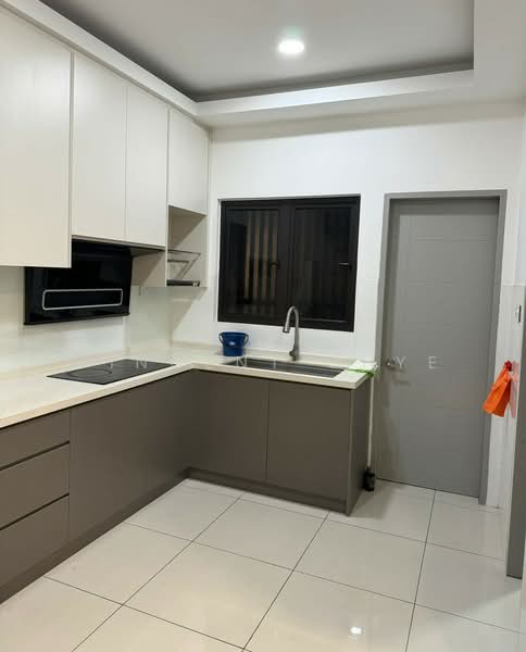 Servis Apartment untuk Disewa di Ten Kinrara - Vincent Chye - Kitchen - PropertyGuru.com.my