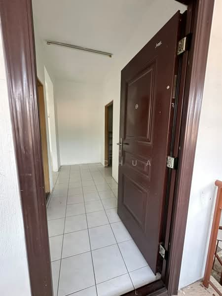 Rumah Bandar untuk Disewa di Taman Sinaran (Balakong) - JS CHUA - Entrance - PropertyGuru.com.my