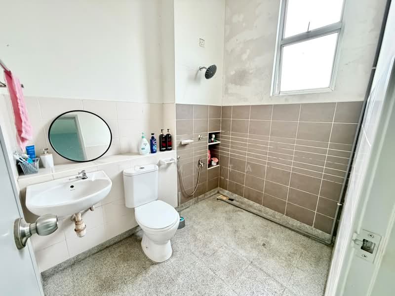 2-storey Terraced House for Sale in Setia Tropika (Johor Bahru) - Tommy Tai - Bathroom - PropertyGuru.com.my