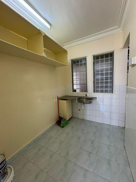 Pangsapuri untuk Dijual di Permata Apartment - C.H. Lee - Kitchen - PropertyGuru.com.my