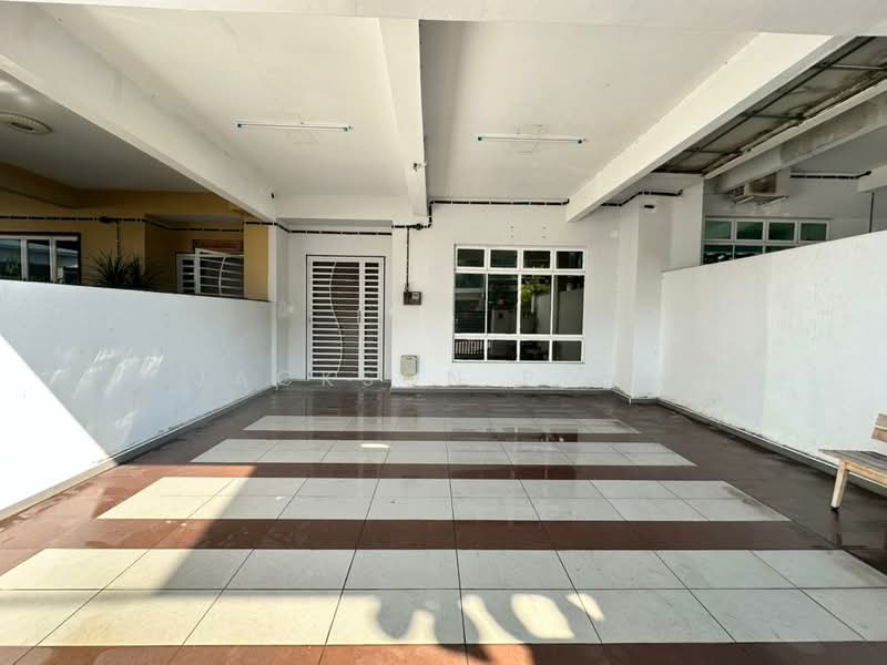 2-storey Terraced House for Rent in Kelapa Sawit (Kulai) - Jackson Pang - Exterior - PropertyGuru.com.my