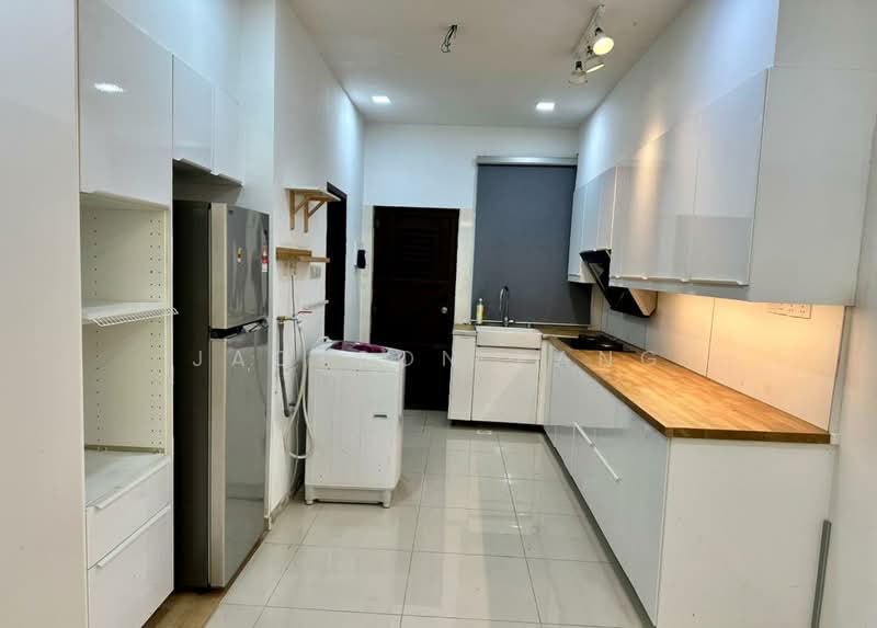 2-storey Terraced House for Rent in Kelapa Sawit (Kulai) - Jackson Pang - Kitchen - PropertyGuru.com.my