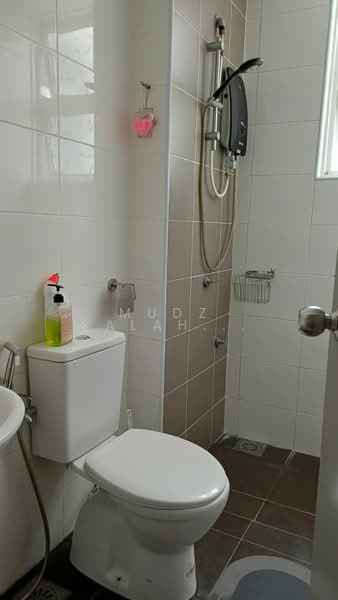 Condominium for Rent at Dwiputra Residences - Mudz Salahuddin - Bathroom - PropertyGuru.com.my