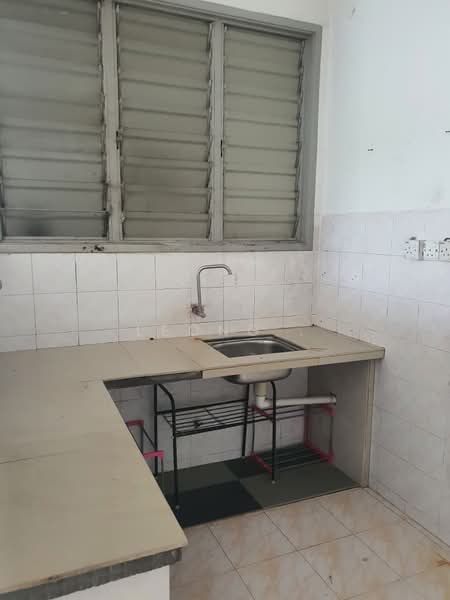 Pangsapuri untuk Dijual di Desa Bistari - Leong . - Kitchen - PropertyGuru.com.my
