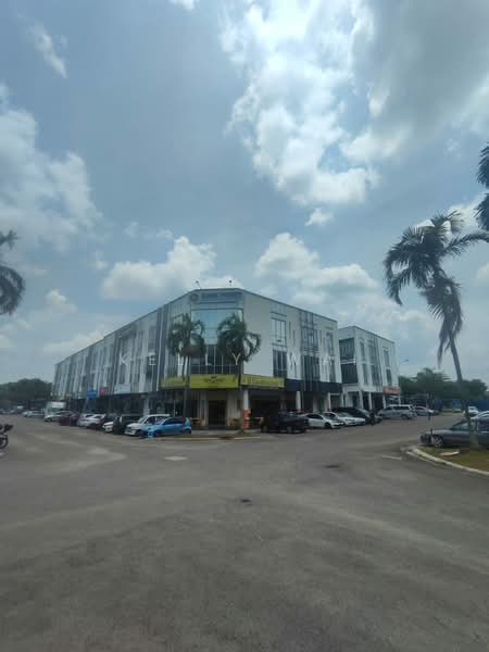 Retail Space for Sale in Taman Perindustrian Kota Puteri (Masai) - Kelly Wai - Exterior - PropertyGuru.com.my