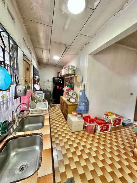 1-storey Terraced House for Sale in Taman Ungku Tun Aminah (Skudai) - Iden Tan - Kitchen - PropertyGuru.com.my