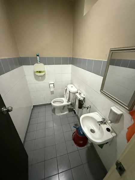 Pejabat untuk Dijual di Kota Kinabalu (Sabah) - Chin Giok Ching - Bathroom - PropertyGuru.com.my