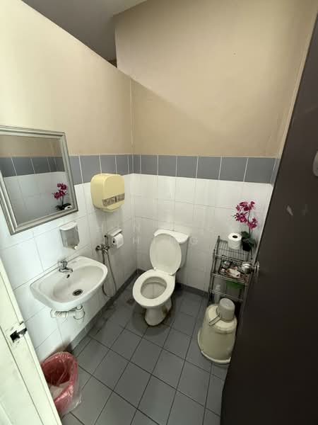 Pejabat untuk Dijual di Kota Kinabalu (Sabah) - Chin Giok Ching - Bathroom - PropertyGuru.com.my