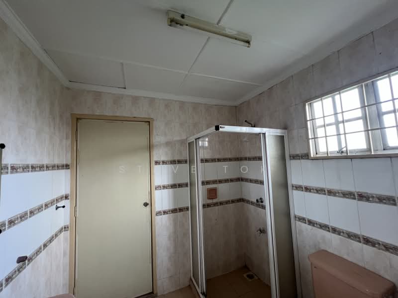 Rumah Teres 2-Tingkat untuk Dijual di Bukit Rahman Putra (Sungai Buloh) - Steve Tok - Bathroom - PropertyGuru.com.my