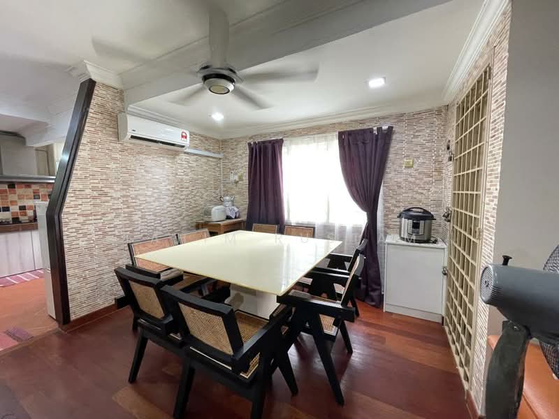 Rumah Teres untuk Dijual di Usj 2 (Subang Jaya) - Fahim Rustam - Dining Room - PropertyGuru.com.my
