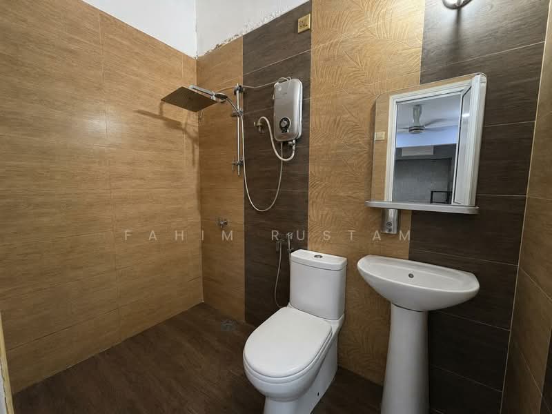 Rumah Teres untuk Dijual di Usj 2 (Subang Jaya) - Fahim Rustam - Bathroom - PropertyGuru.com.my
