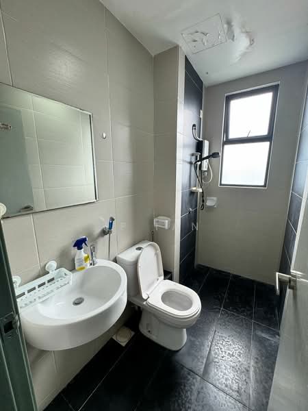 Servis Apartment untuk Dijual di Amaya Maluri - YP Tan - Bathroom - PropertyGuru.com.my