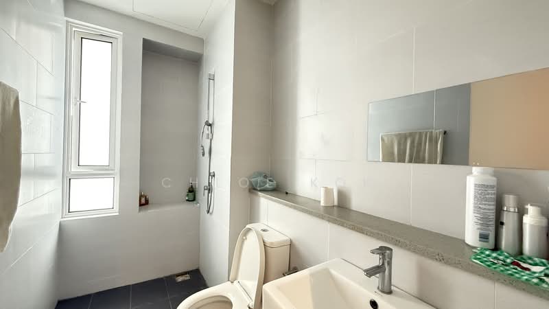 3-storey Terraced House for Sale in Tamansari (Rawang) - Chloe Kok - PropertyGuru.com.my