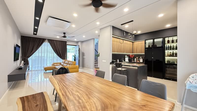 3-storey Terraced House for Sale in Tamansari (Rawang) - Chloe Kok - PropertyGuru.com.my