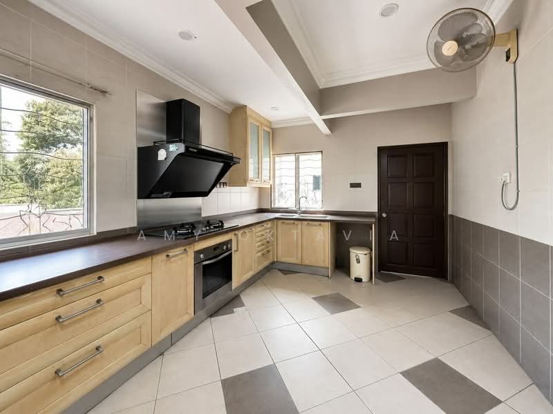 2-storey Terraced House for Sale in Bayu Damansara (Petaling Jaya) - Amy Oktavia - Kitchen - PropertyGuru.com.my