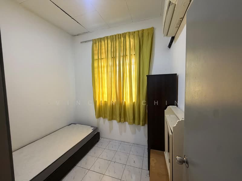 Rumah Teres 1 Tingkat untuk Disewa di Taman Permai Impian (Seremban) - Vincent Chin - Bedroom - PropertyGuru.com.my