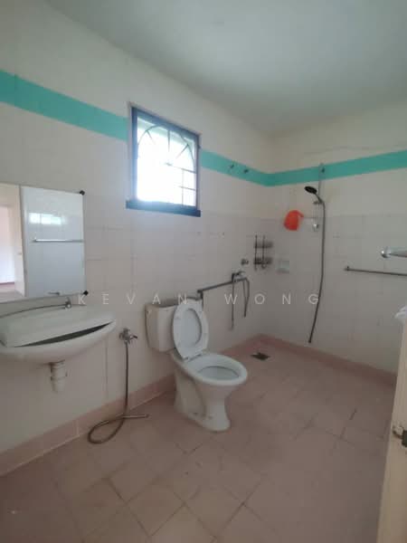 Terraced House for Sale in Taman Bukit Permata (Selayang) - Kevan Wong - Bathroom - PropertyGuru.com.my