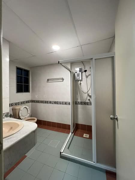 Pangsapuri untuk Disewa di Mawar Apartment - Koo Ying Kang - Bathroom - PropertyGuru.com.my