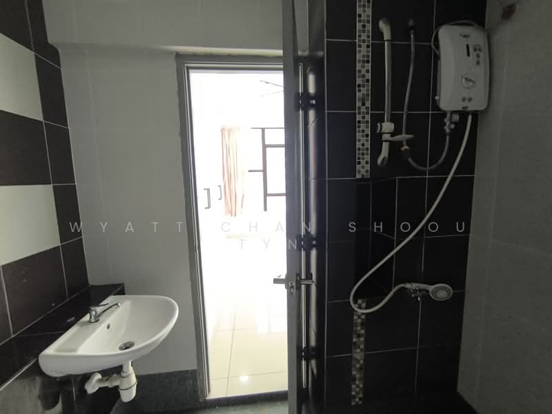 Apartment for Rent at Austin Regency (Pangsapuri Austin Perdana) - Wyatt Chan Shoou Tyn - Bathroom - PropertyGuru.com.my
