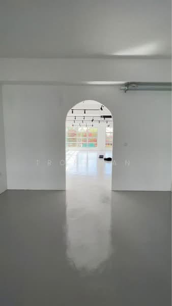 Shop / Office for Rent in Seksyen U16 (Shah Alam) - Tron Wan - Interior - PropertyGuru.com.my