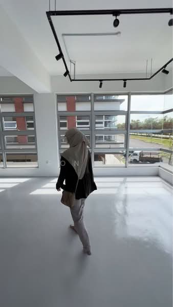 Shop / Office for Rent in Seksyen U16 (Shah Alam) - Tron Wan - Interior - PropertyGuru.com.my
