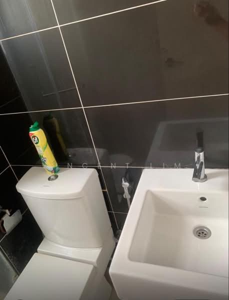 Service Residence for Rent at Skypod Residence - Vincent Lim - Bathroom - PropertyGuru.com.my