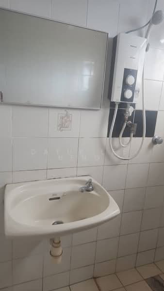 Kondominium untuk Disewa di Mahkota Wira - Datuk Lee Heng - Bathroom - PropertyGuru.com.my