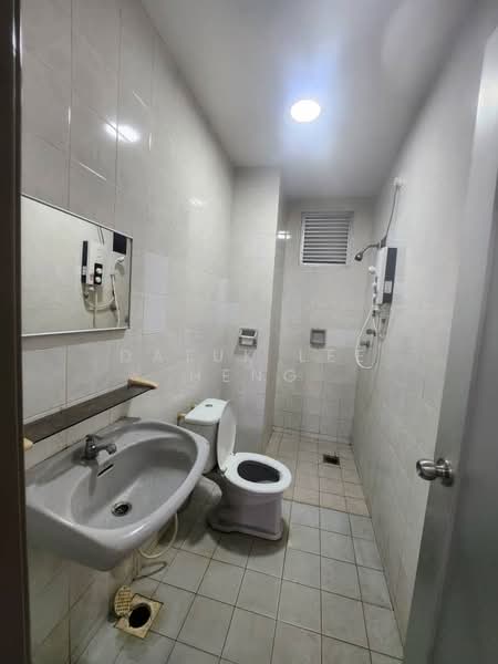 Kondominium untuk Disewa di Mahkota Wira - Datuk Lee Heng - Bathroom - PropertyGuru.com.my