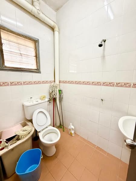 Terraced House for Sale in Seksyen 32, Kemuning Green Ville (Shah Alam) - Izzat Zamros - Bathroom - PropertyGuru.com.my