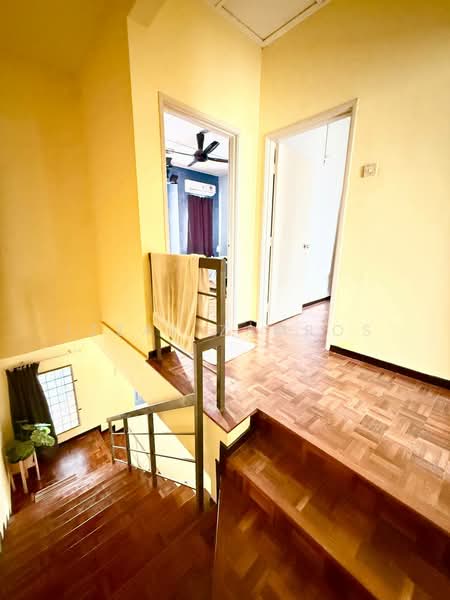 Terraced House for Sale in Seksyen 32, Kemuning Green Ville (Shah Alam) - Izzat Zamros - Corridor - PropertyGuru.com.my