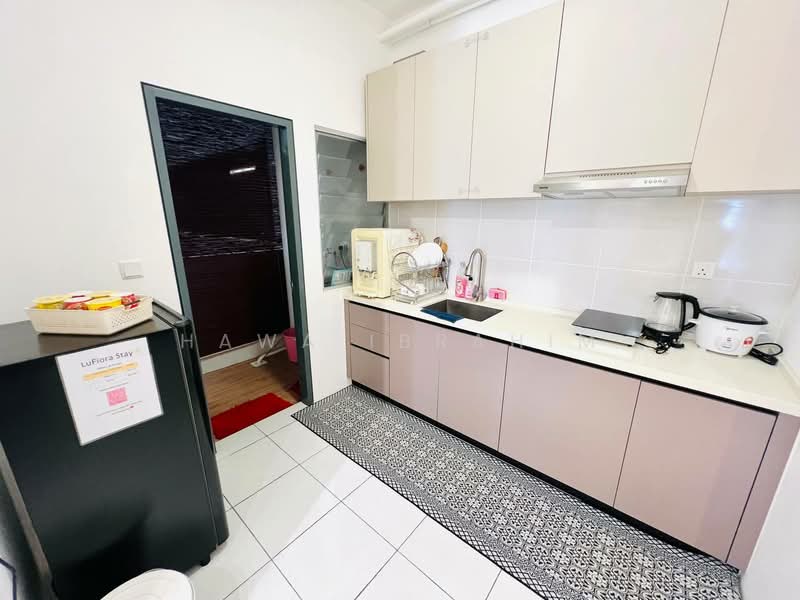 Service Residence for Sale at Kita Impian @ Cybersouth - Hawa Ibrahim - Kitchen - PropertyGuru.com.my
