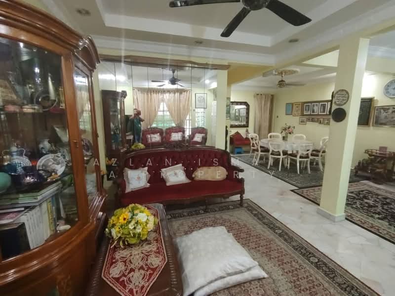2-storey Terraced House for Sale in Bandar Baru Uda (Johor Bahru) - Azlan Ismail aiproperty - Living Room - PropertyGuru.com.my