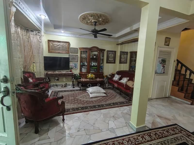 2-storey Terraced House for Sale in Bandar Baru Uda (Johor Bahru) - Azlan Ismail aiproperty - Living Room - PropertyGuru.com.my