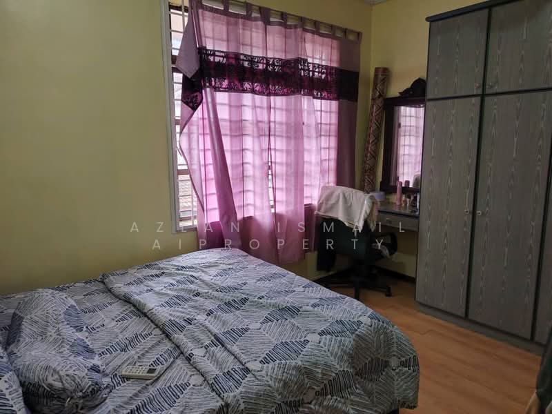 2-storey Terraced House for Sale in Bandar Baru Uda (Johor Bahru) - Azlan Ismail aiproperty - Bedroom - PropertyGuru.com.my