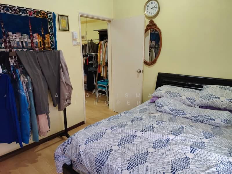2-storey Terraced House for Sale in Bandar Baru Uda (Johor Bahru) - Azlan Ismail aiproperty - Bedroom - PropertyGuru.com.my