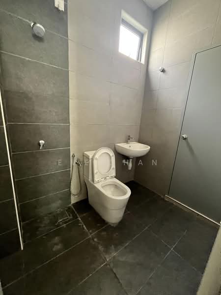 2-storey Terraced House for Rent in Kampung Sentosa Barat (Pasir Gudang) - Eve Chan - Bathroom - PropertyGuru.com.my