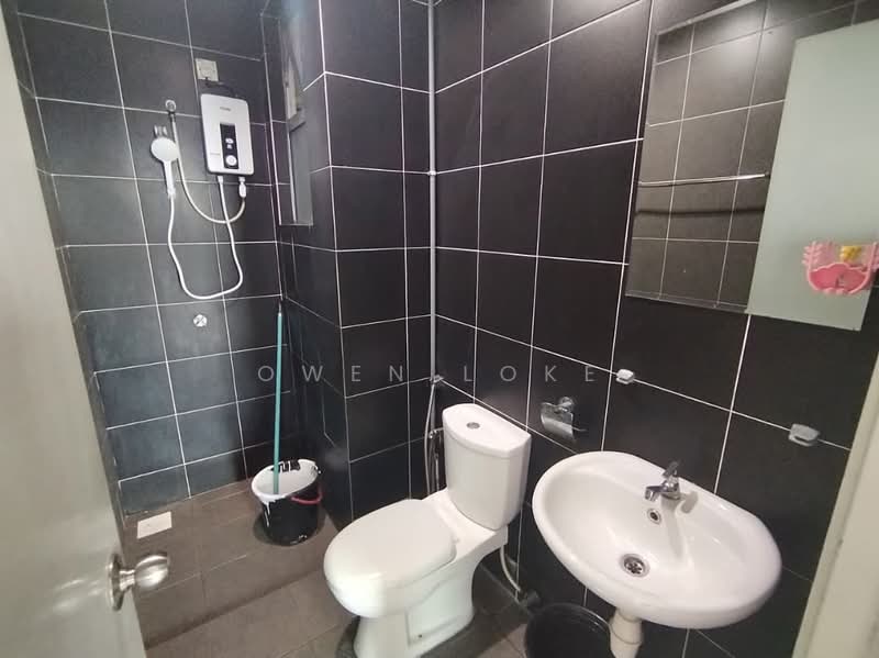 Servis Apartment untuk Disewa di The Zizz @ Damansara North - Owen Loke - Bathroom - PropertyGuru.com.my