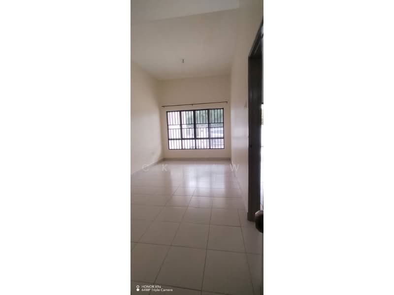 Rumah Teres 1-Tingkat untuk Dijual di Bandar Rinching (Semenyih) - CK Law - Living Room - PropertyGuru.com.my