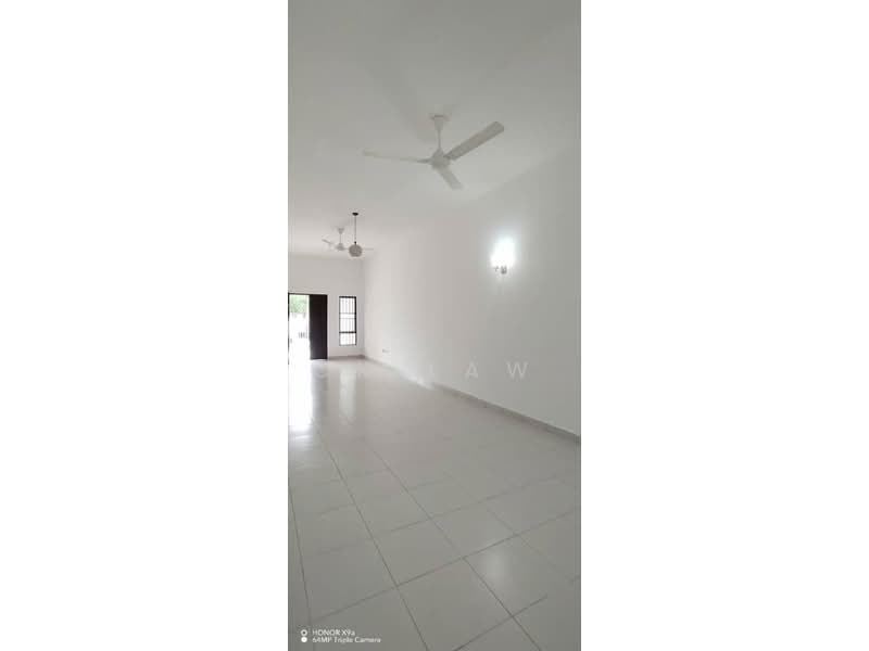 Rumah Teres 1-Tingkat untuk Dijual di Bandar Rinching (Semenyih) - CK Law - Living Room - PropertyGuru.com.my