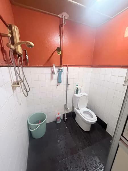 Rumah Teres 1 Tingkat untuk Dijual di Taman Suria (Johor Bahru) - Jeff Ang - Bathroom - PropertyGuru.com.my