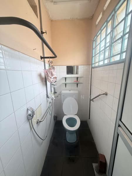 Rumah Teres 1 Tingkat untuk Dijual di Taman Suria (Johor Bahru) - Jeff Ang - Bathroom - PropertyGuru.com.my