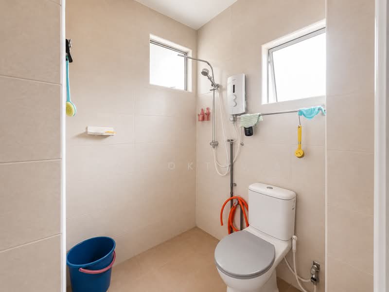 Rumah Teres 2 Tingkat untuk Dijual di Seksyen 8 (Shah Alam) - Amy Oktavia - Bathroom - PropertyGuru.com.my