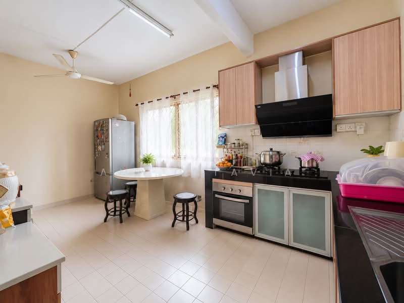 Rumah Teres 2 Tingkat untuk Dijual di Seksyen 8 (Shah Alam) - Amy Oktavia - Kitchen - PropertyGuru.com.my