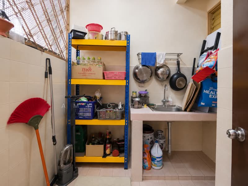 Rumah Teres 2 Tingkat untuk Dijual di Seksyen 8 (Shah Alam) - Amy Oktavia - Kitchen - PropertyGuru.com.my