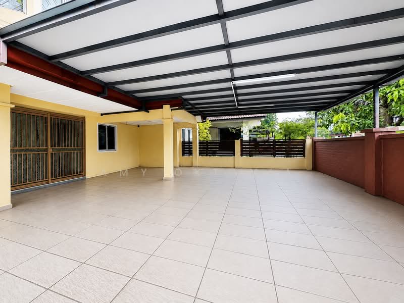 Rumah Teres 2 Tingkat untuk Dijual di Seksyen 8 (Shah Alam) - Amy Oktavia - Exterior - PropertyGuru.com.my