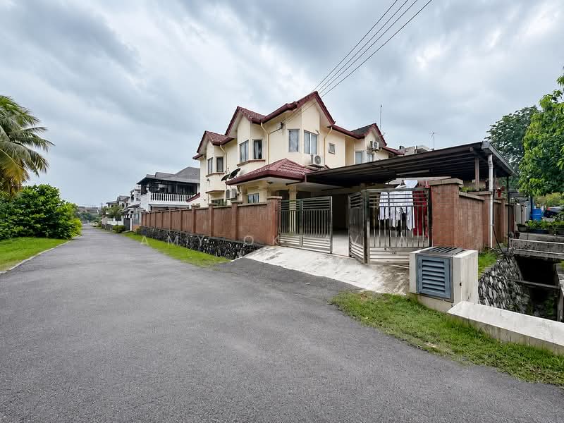 Rumah Teres 2 Tingkat untuk Dijual di Seksyen 8 (Shah Alam) - Amy Oktavia - Exterior - PropertyGuru.com.my