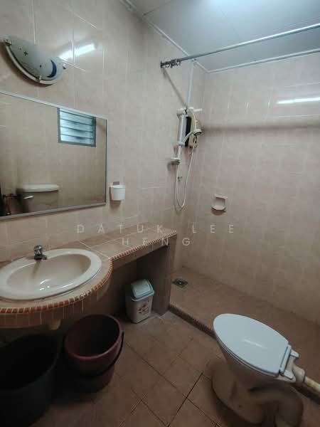 Kondominium untuk Disewa di Rayaria - Datuk Lee Heng - Bathroom - PropertyGuru.com.my