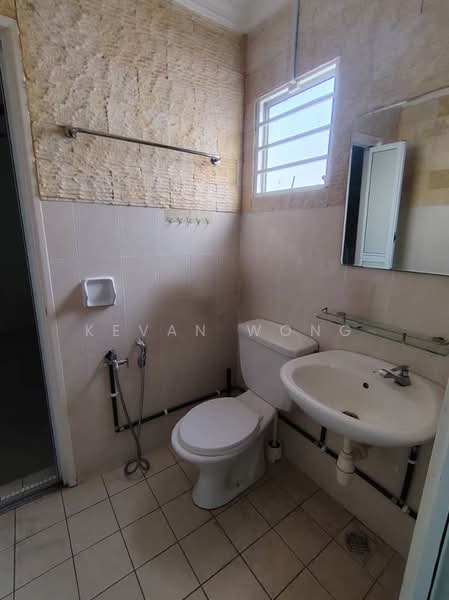 Terraced House for Sale in Taman Bukit Permata (Selayang) - Kevan Wong - Bathroom - PropertyGuru.com.my
